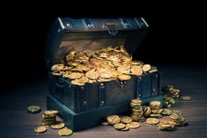 鹰派加息不改黄金韧性，机构看多远期金价